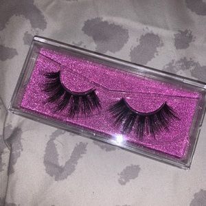 Glambybriaa eyelashes🤍